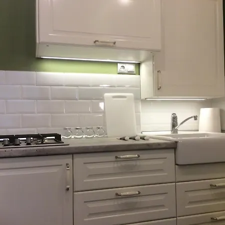 Ivory Apartment *